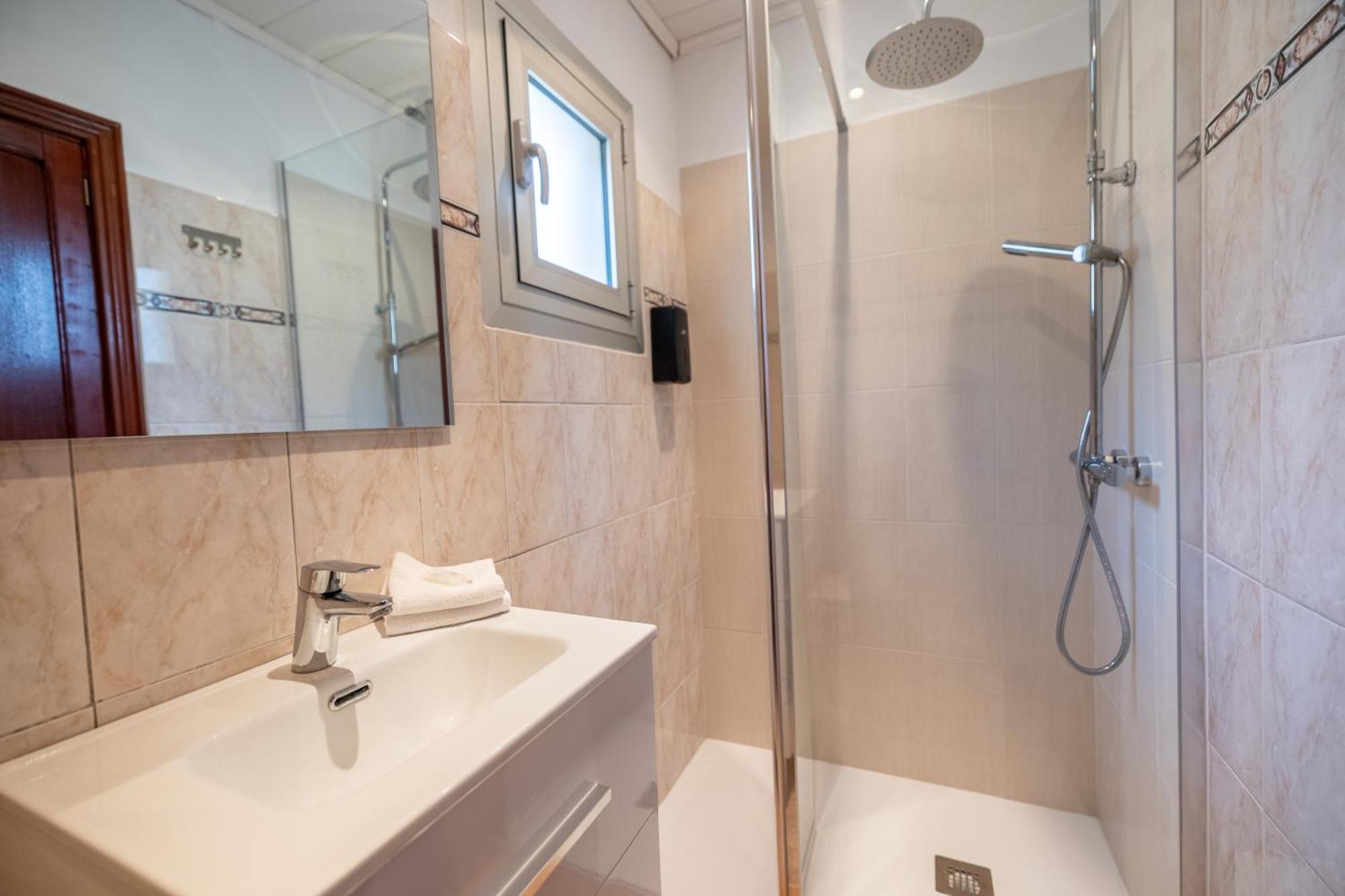 Hostal Doris - Adults Only Colonia de Sant Jordi Værelse billede