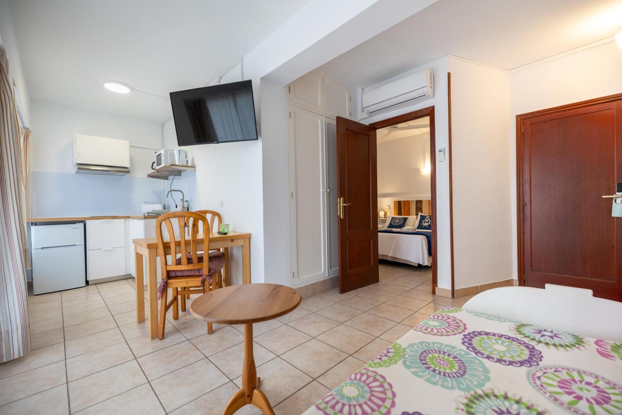 Hostal Doris - Adults Only Colonia de Sant Jordi Værelse billede